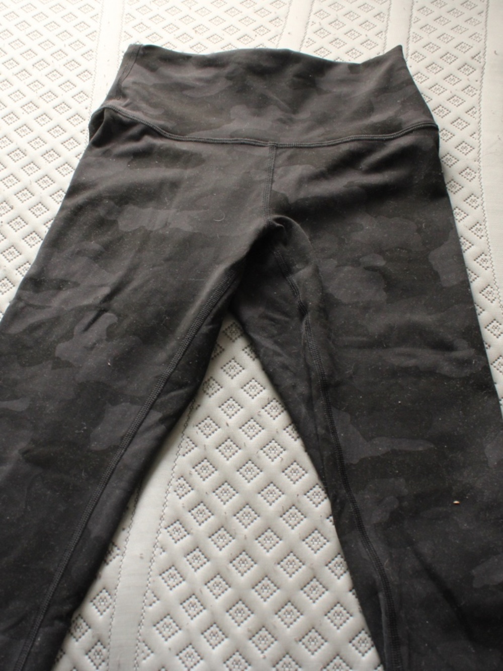 Lulu lemon black camo wunder train leggings
